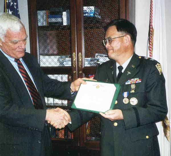 Army Reserve Colonel Honored for Heroism at Pentagon on 9/11