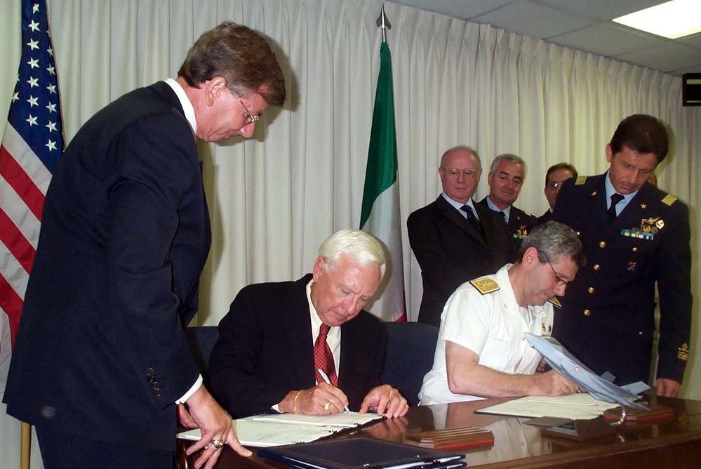 U.S., Italy Sign Joint Strike Fighter Program Agreements