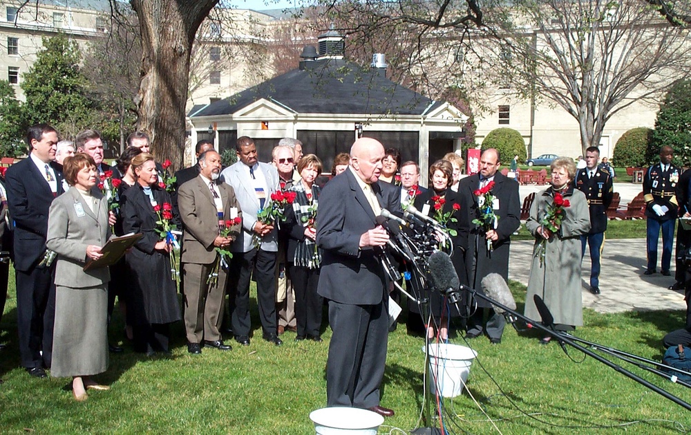 Longtime &quot;Mayor of the Pentagon&quot; Honored at 9/11 Memorial Ceremony