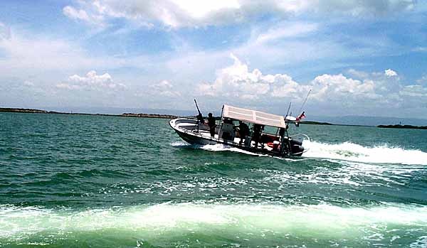 Coast Guard Port Security Unit 307 Showcases High-Speed Maneuverability