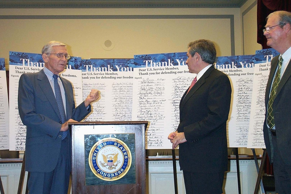 Lawmakers Honor U.S. Troops with Appreciation Card