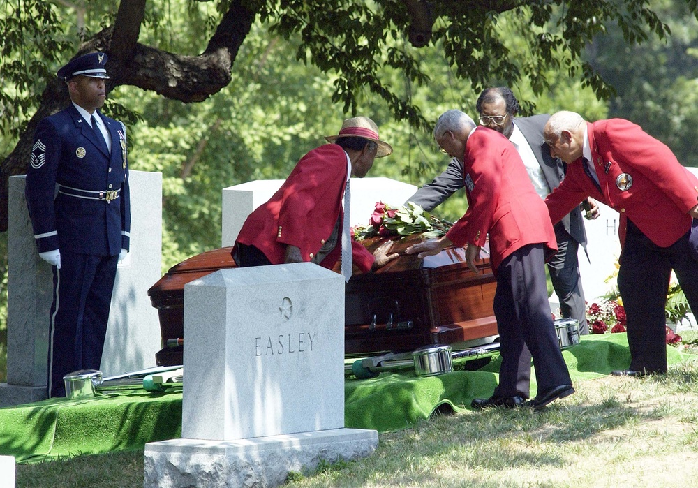 Tuskegee Airmen Honor Gen. Benjamin O. Davis Jr. at Arlington National Cemetery