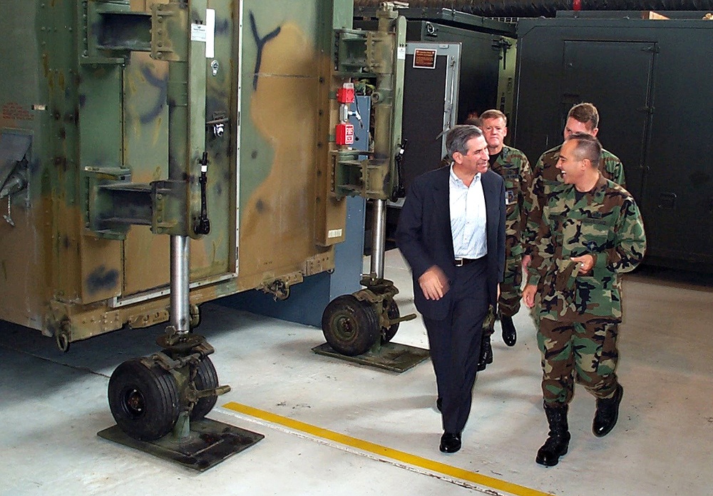 Wolfowitz Visits Intelligence Squadron at Langley Air Force Base