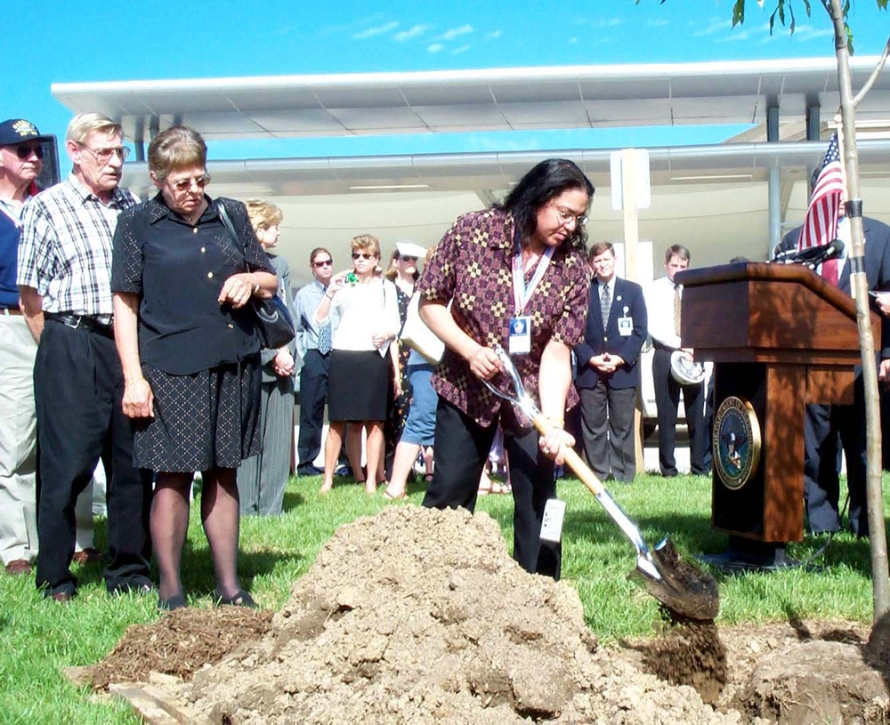 Pentagon Honors 9/11 Victims with Tree Planting Ceremony
