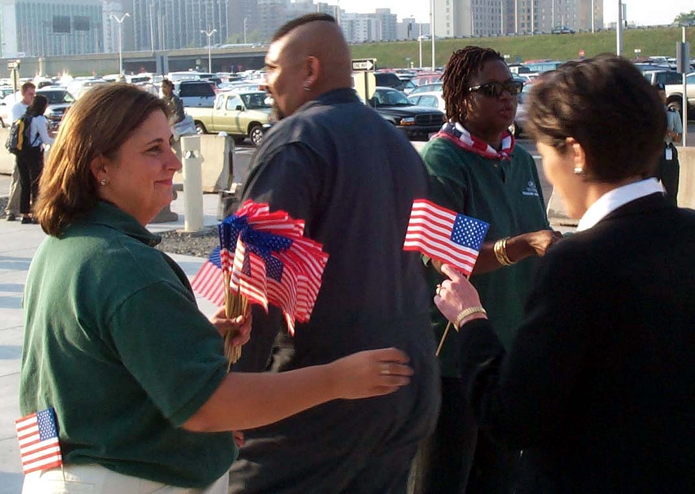 Hilton Hotel Distributes Flags to Pentagon Employees on 9/11 Anniversary