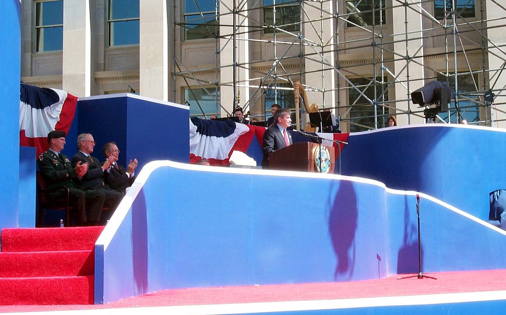 Wolfowitz Commends Pentagon Rebuilding Efforts After 9/11 Attack