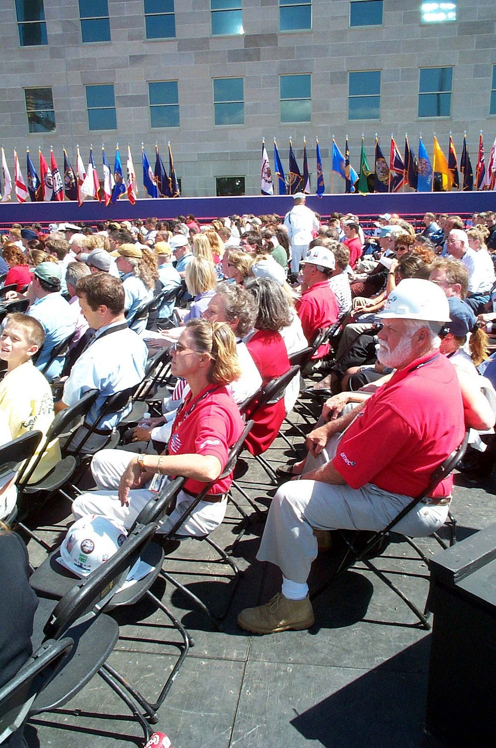 Wolfowitz Honors Pentagon Construction Workers for 9/11 Rebuilding Efforts