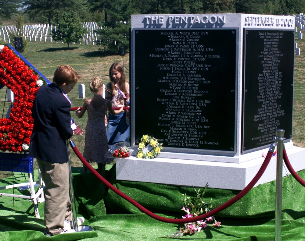 Arlington Memorial Honors 9/11 Pentagon Victims