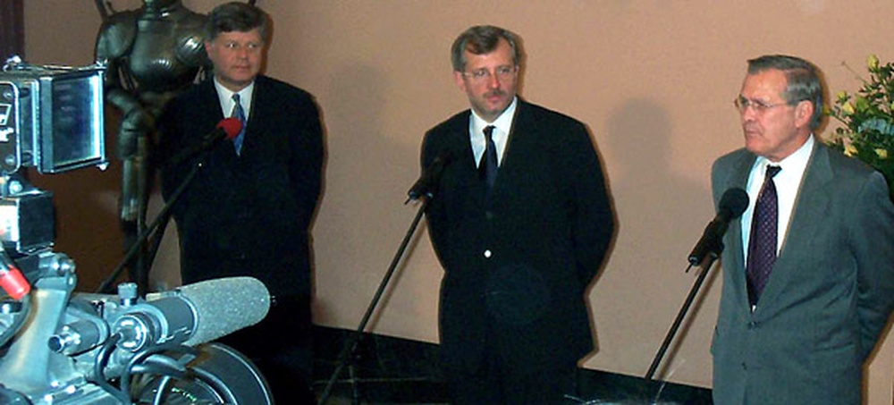 DVIDS - News - Rumsfeld: U.S.-Polish Relationship Is 'Strong and Healthy'