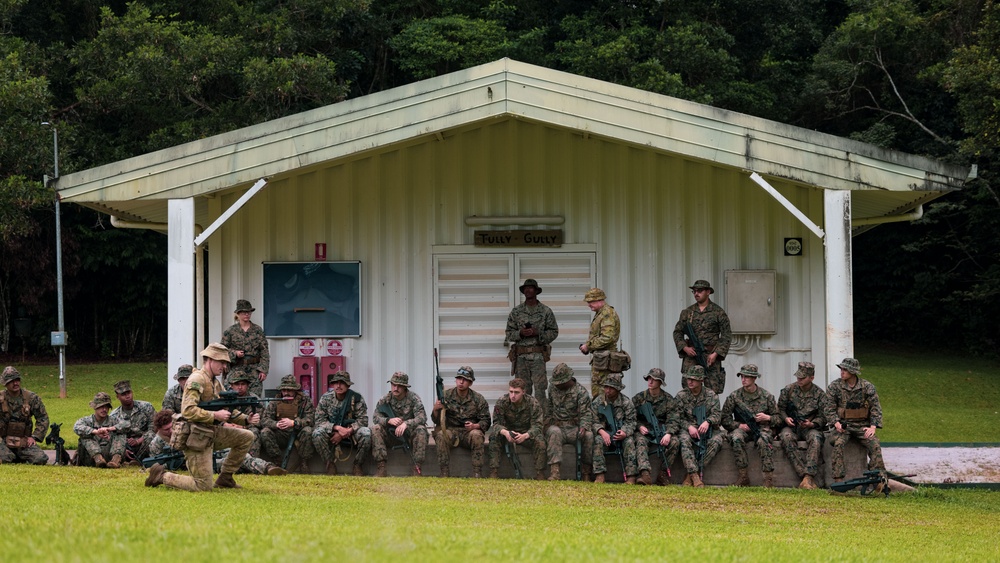 MRF-D 25.3: 3rd Bn., 11th Marines, participates in foreign weapons handling