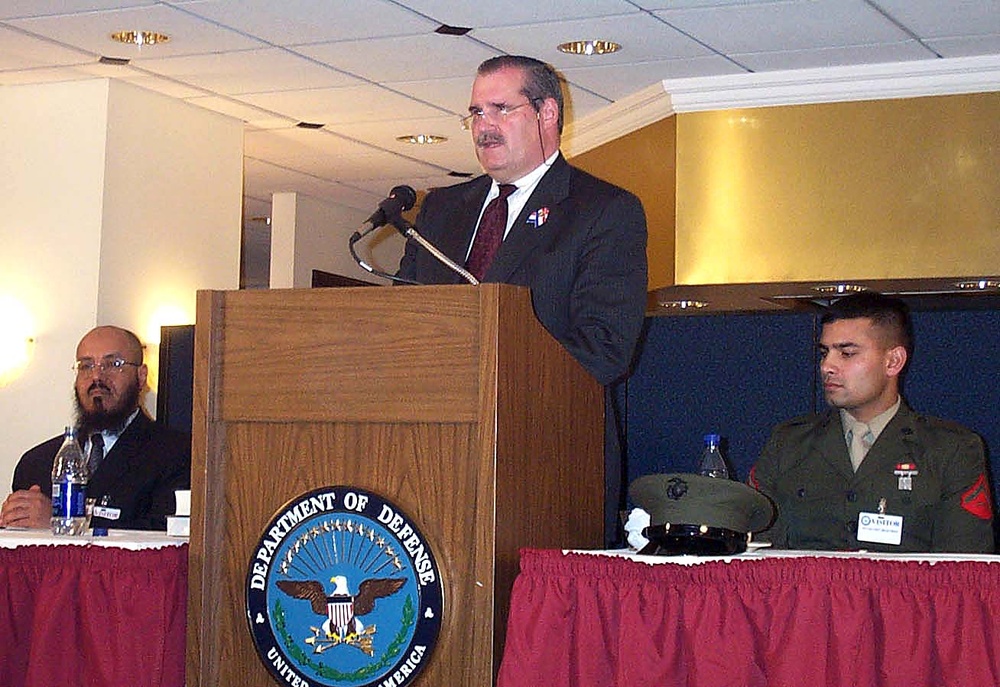 Defense Official Hosts Iftar Dinner for Muslim Service Members and Civilians