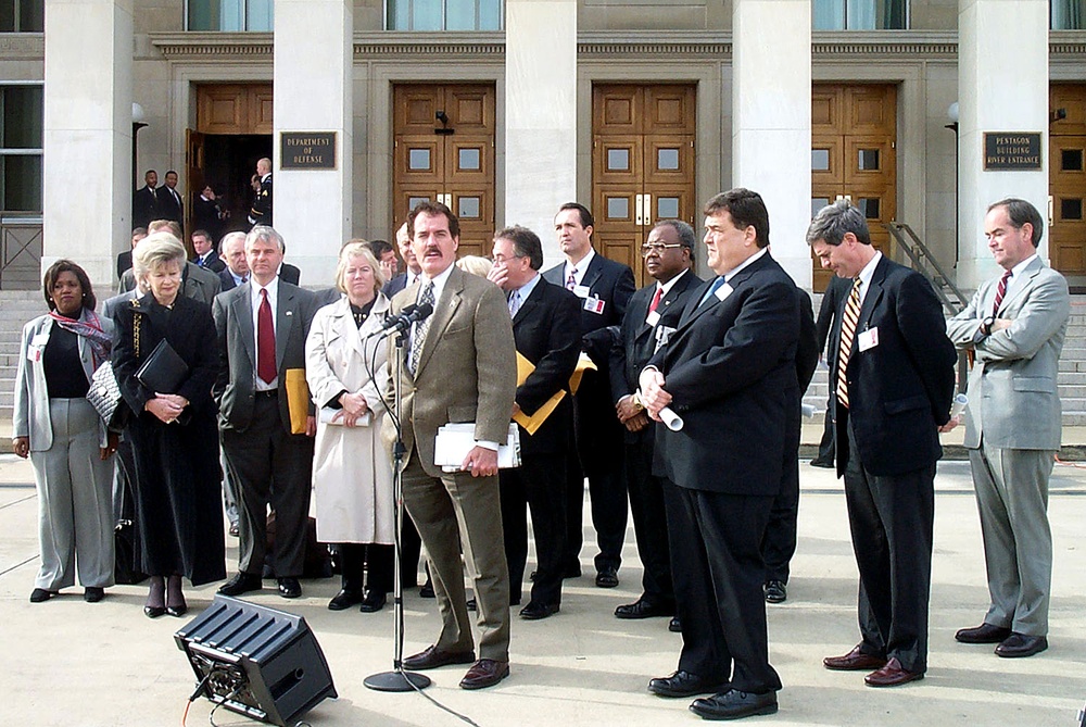 Freshman Lawmakers Tour Pentagon, Discuss Duties