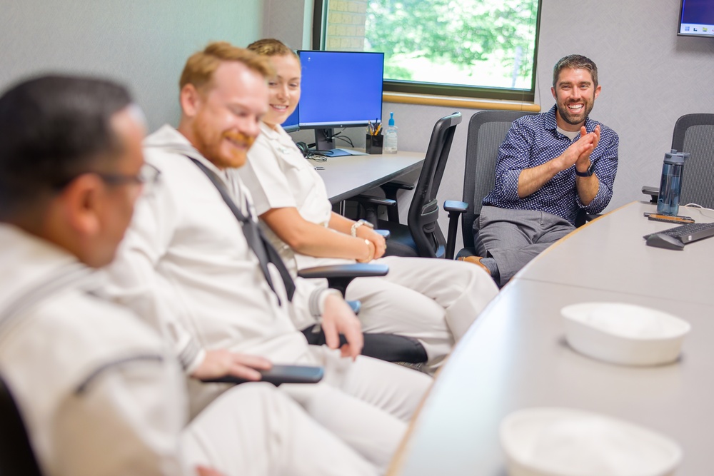 SGOT Sailors Visit Weather Center During Duluth Navy Week