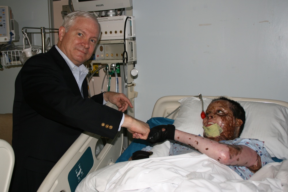 Defense Secretary Gates Visits Wounded Marine at Texas Medical Center