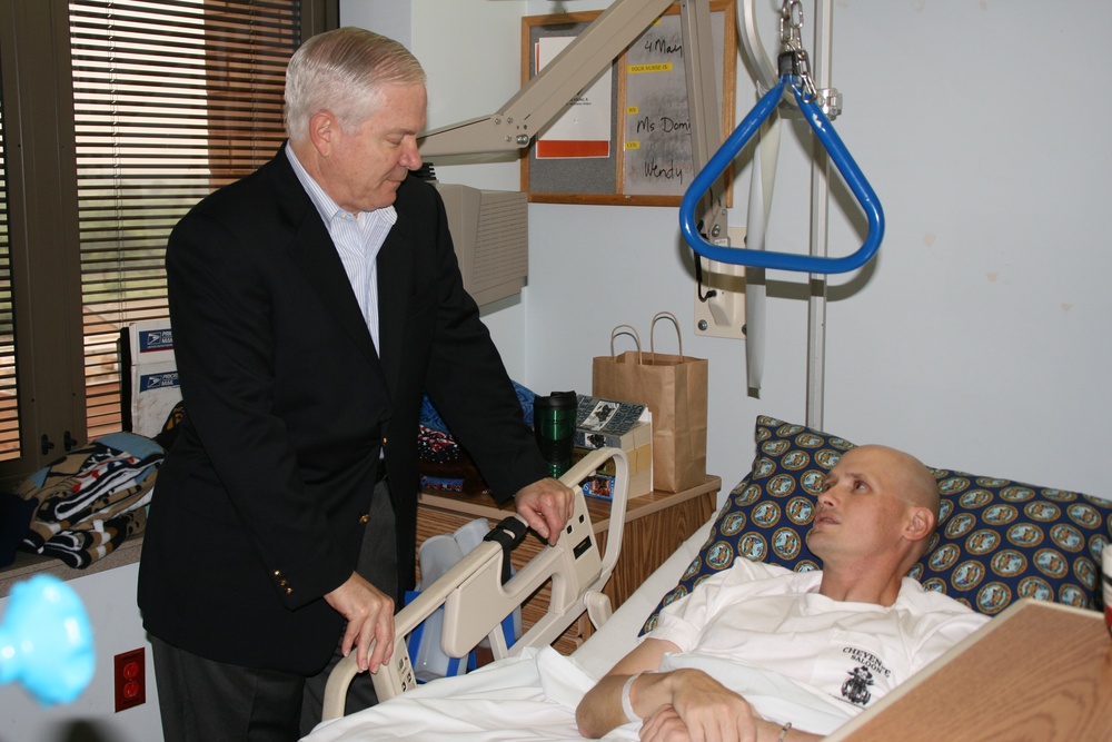 Defense Secretary Gates Visits Wounded Soldier at Brooke Army Medical Center