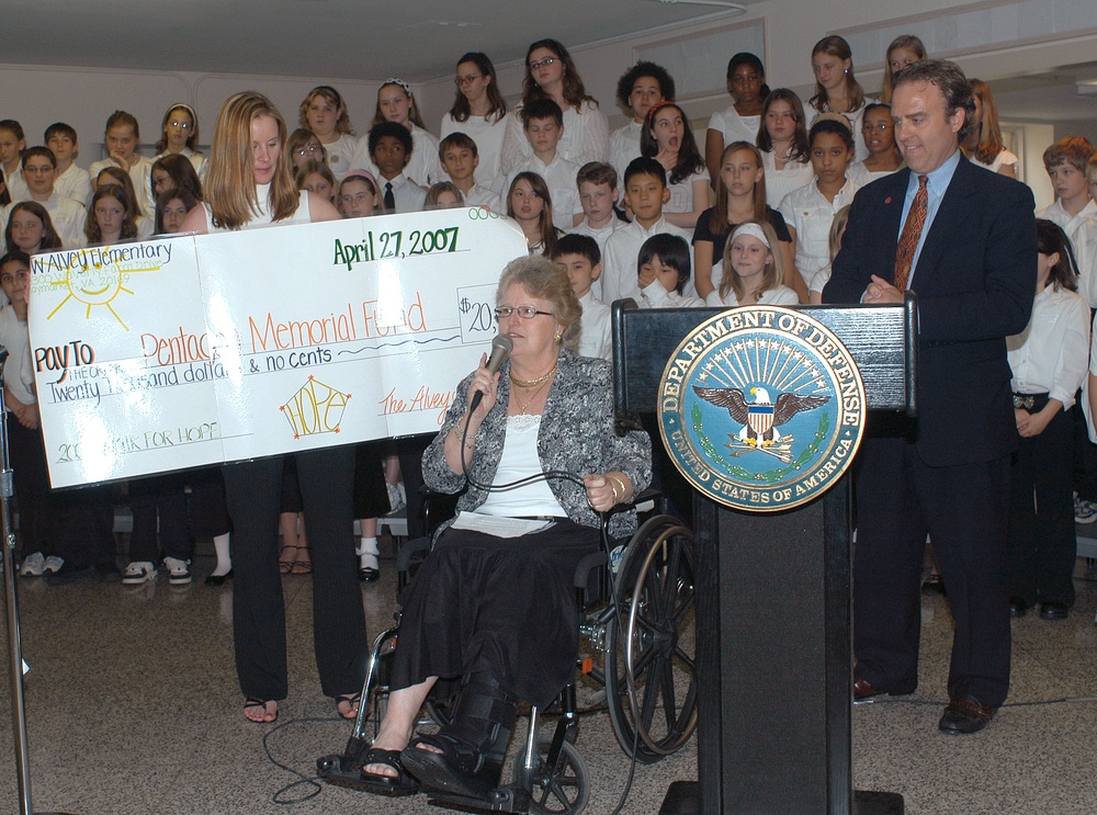 Elementary School Students Raise $20,000 for Pentagon Memorial Fund