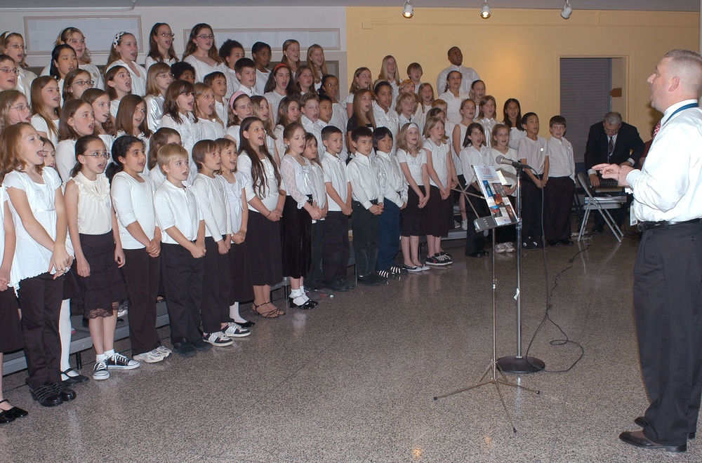 Elementary School Choir Raises $20,000 for Pentagon Memorial Fund