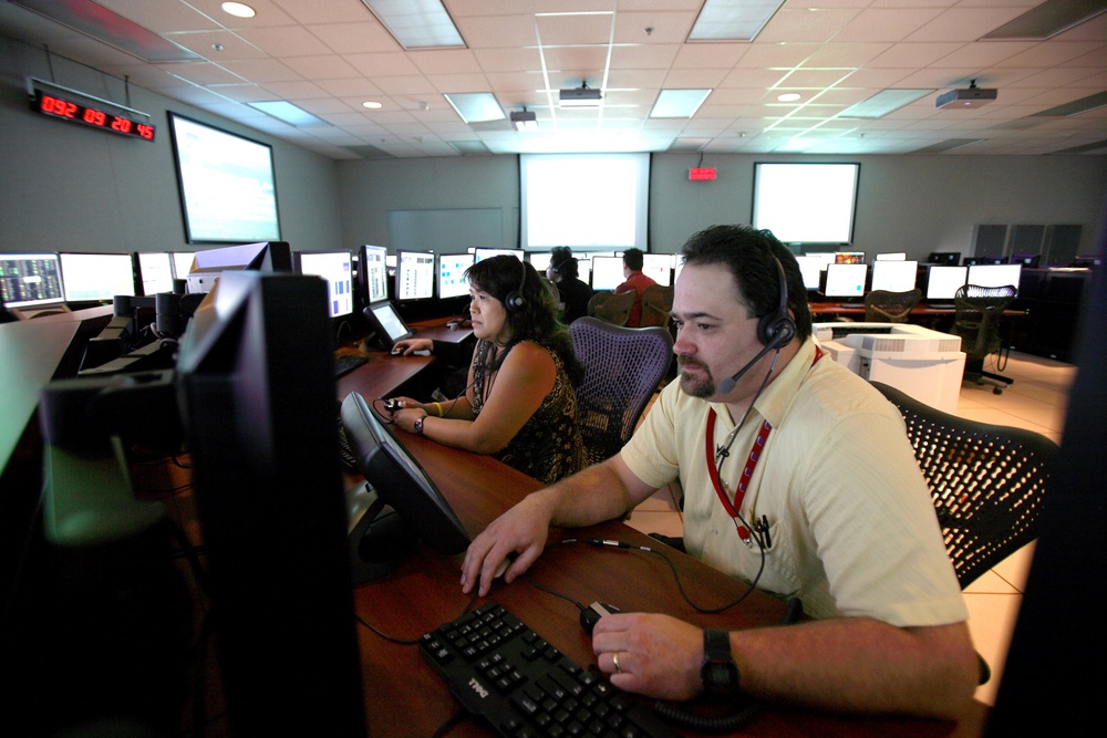 Air Force Technicians Perform Diagnostics on F-35 at Edwards AFB