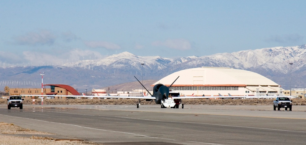 RQ-4 Global Hawk Arrives at Edwards AFB for Testing