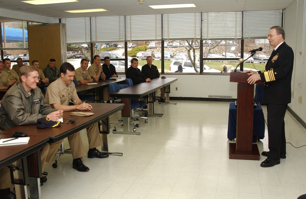 Vice Chairman of Joint Chiefs Discusses Submarine Capabilities with Sailors
