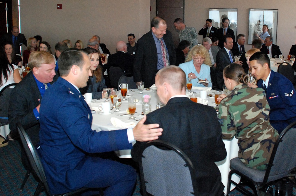 Peoria, Ariz. Honored for Supporting Troops