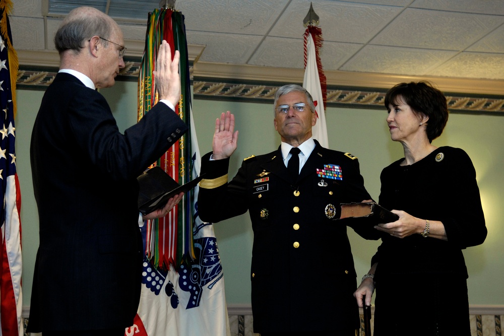 Gen. George W. Casey Sworn In as 36th Army Chief of Staff