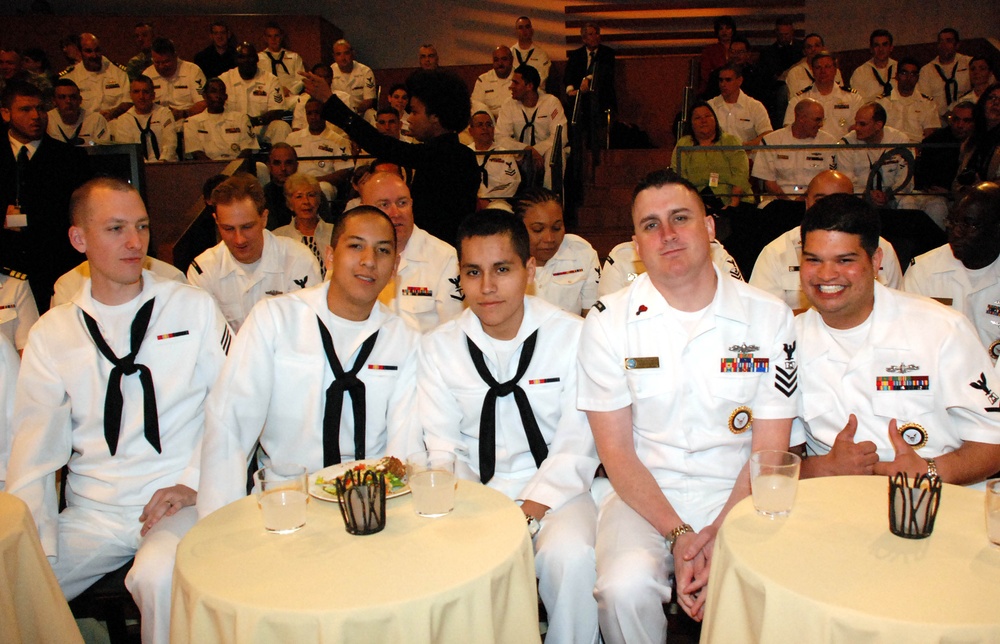 Sailors and Soldiers Face Off in Emeril's Army-Navy Cookoff