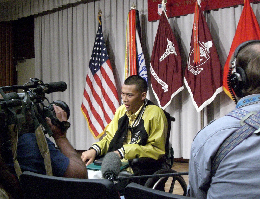 Army Spc. Joseph D. Bacani Receives Purple Heart at Walter Reed