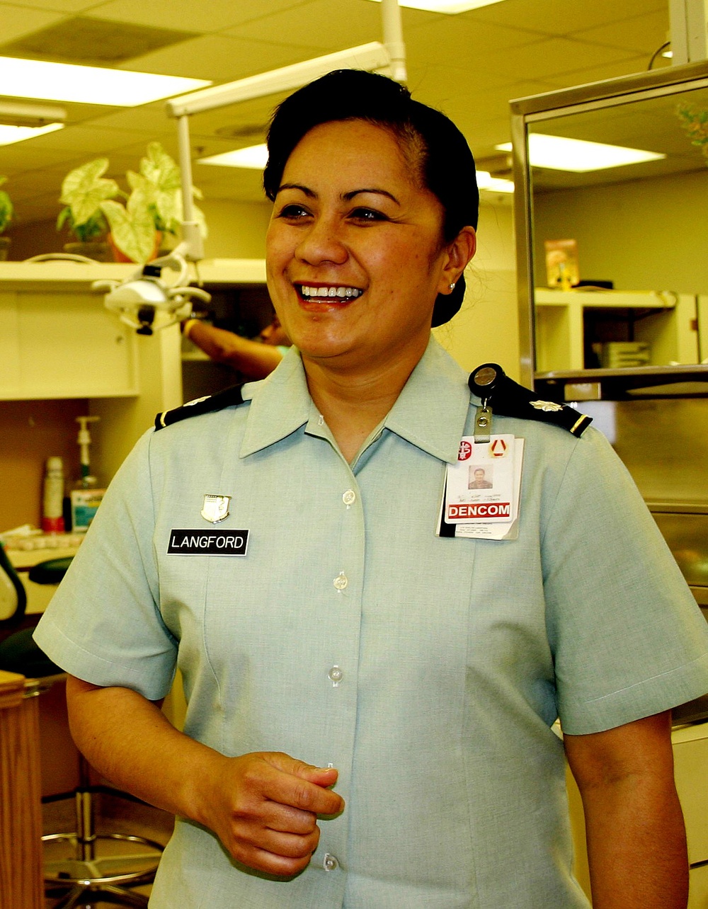 Army Officer Ensures Dental Readiness for Mobilizing Reservists