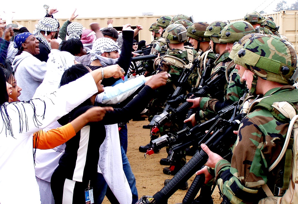 Soldiers Train to Calm Angry Crowd in Deployment Prep