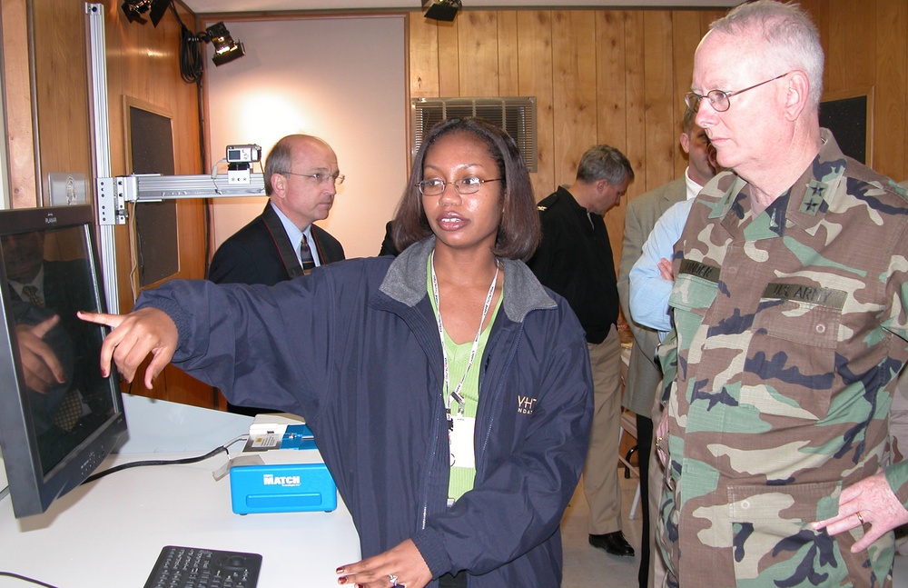 Army General Observes Biometric Data Input Demonstration