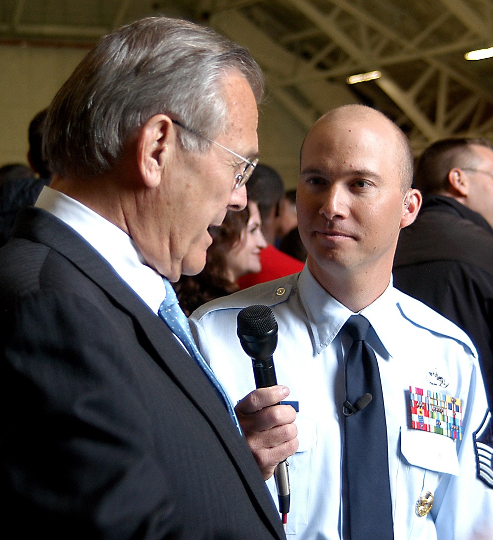 Rumsfeld Addresses Troops at Joint Service Open House