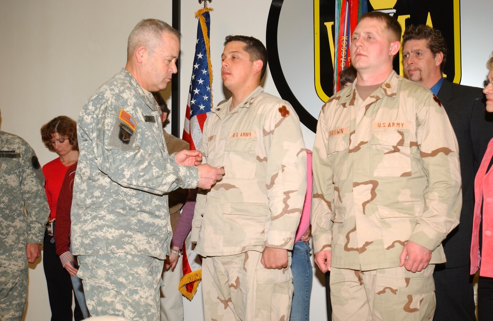 Army Reserve Chief Honors Soldier for Heroic Actions in Iraq Ambush