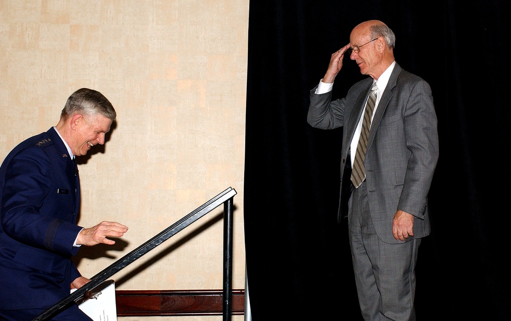 Joint Chiefs Chairman Honored as 'Kansan of the Year'