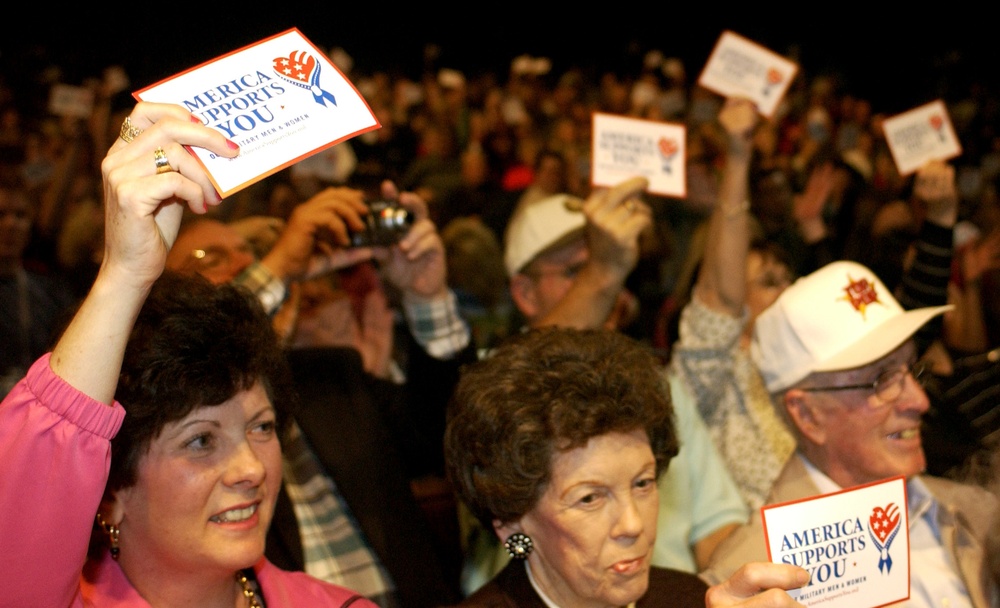 Opry Audience Shows Support for Troops with 'America Supports You' Postcards