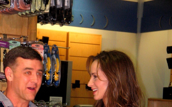 'Bumper of My SUV' Singer Signs Autographs at Henderson Hall