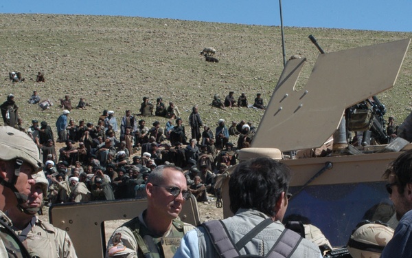 Soldiers Meet with UN Reps to Aid Flood Victims in Helmand