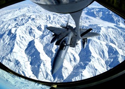 U.S. Fighter Jet Refuels Over Northern Iraq During Long-Running No-Fly Zone Enforcement
