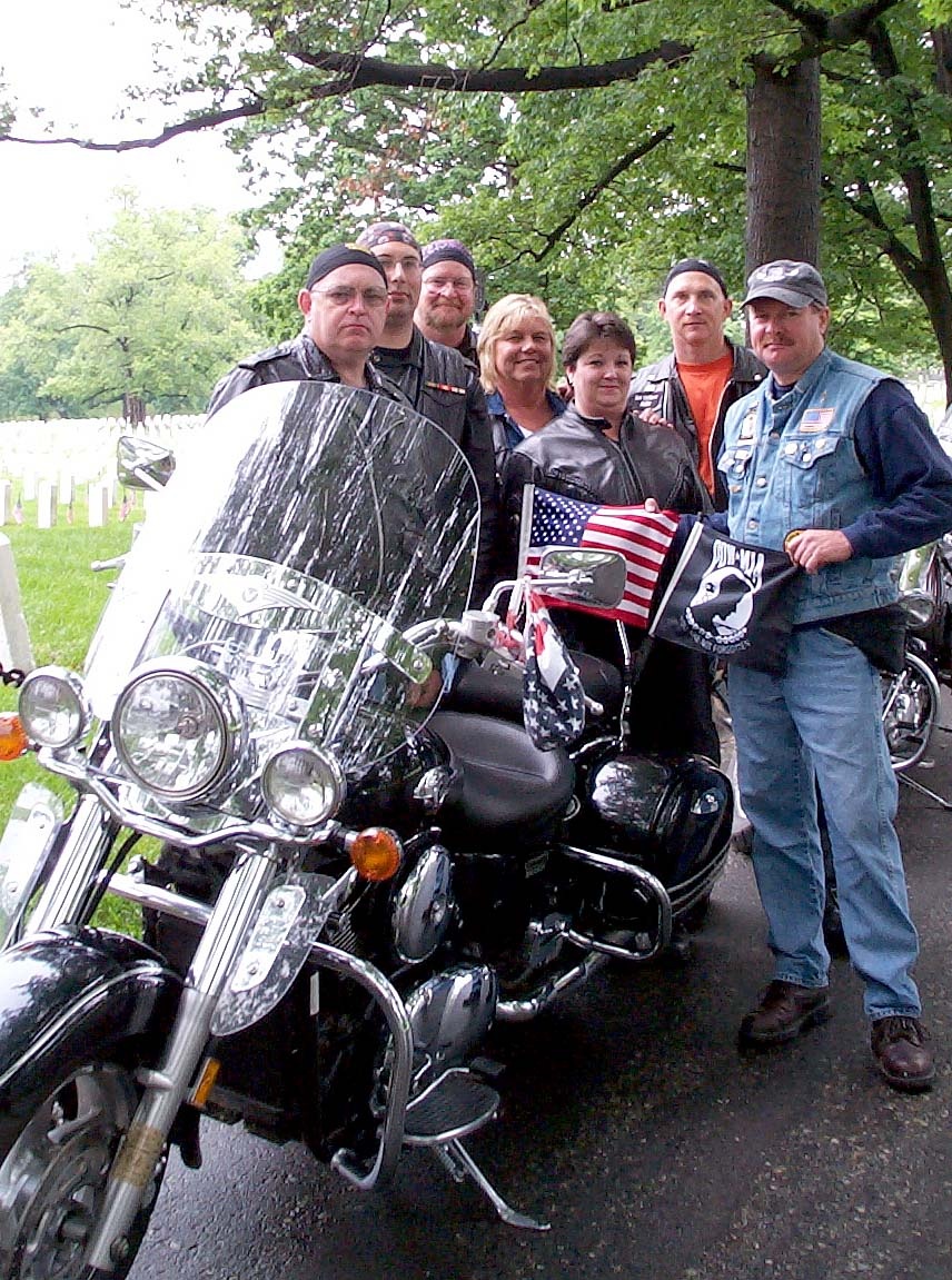 Southern Cruisers Motorcycle Club Members Visit Arlington National Cemetery