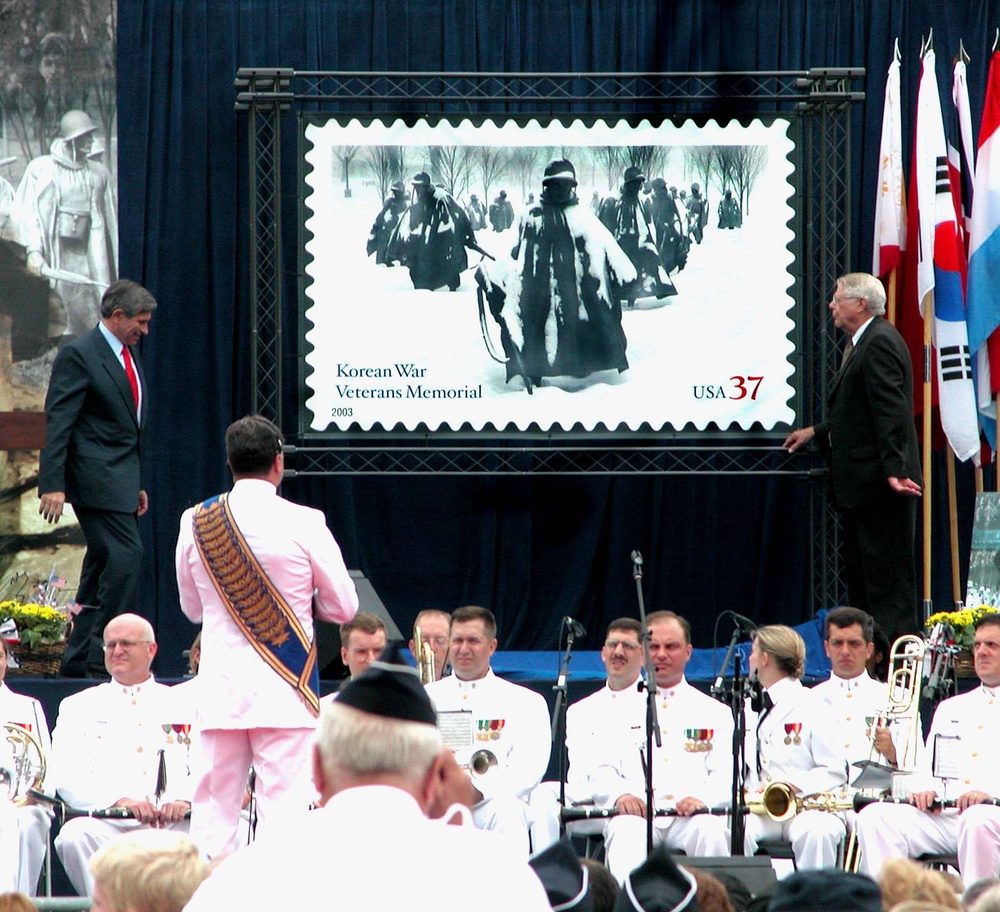 Wolfowitz Attends Dedication of Korean War Veterans Memorial Stamp