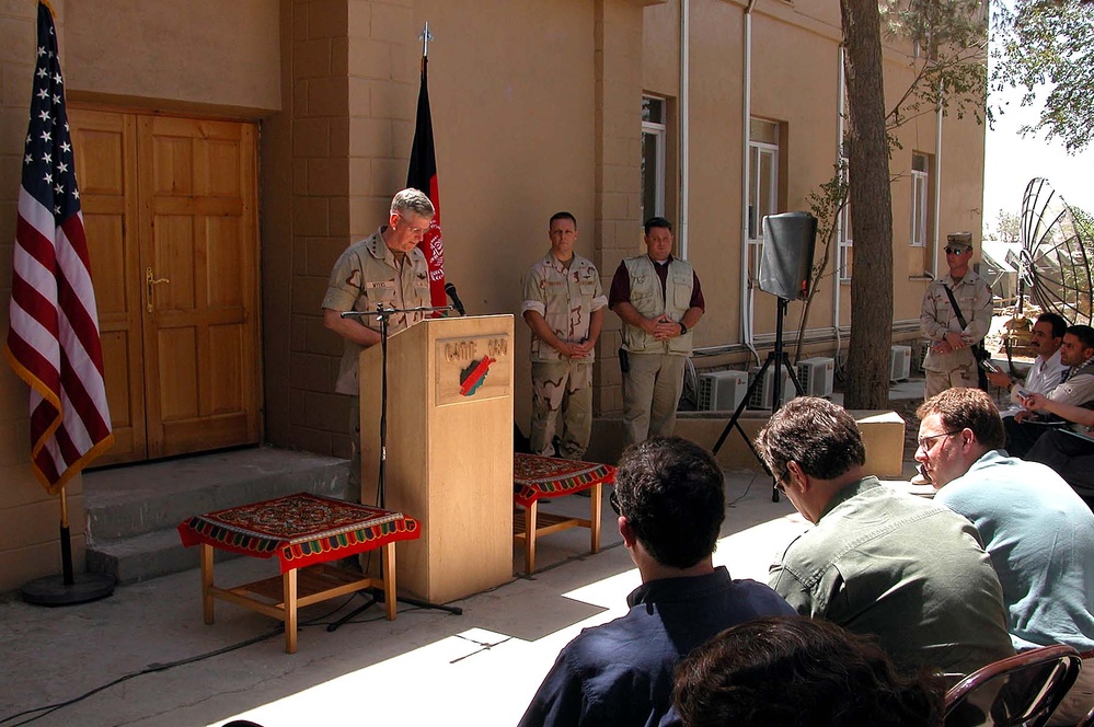 Top U.S. Military Leader Meets with Afghan President in Kabul