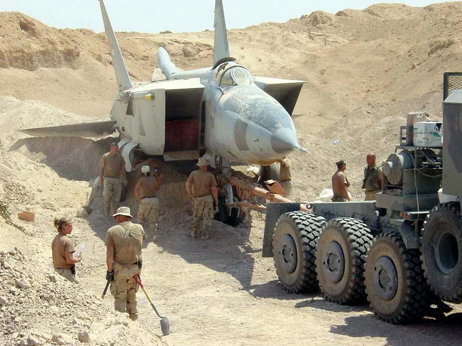 U.S. Military Unearths Cold War-Era MiG-25 Interceptor in Iraq
