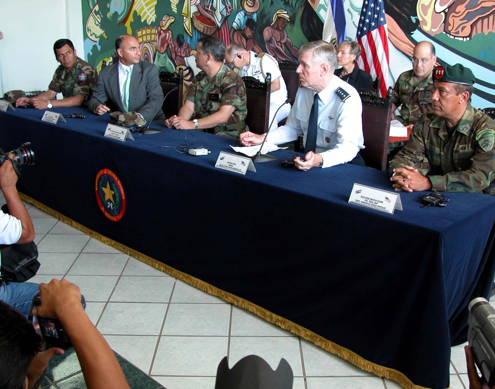 El Salvador Sends 360 Special Ops Troops to Iraq Peacekeeping Mission