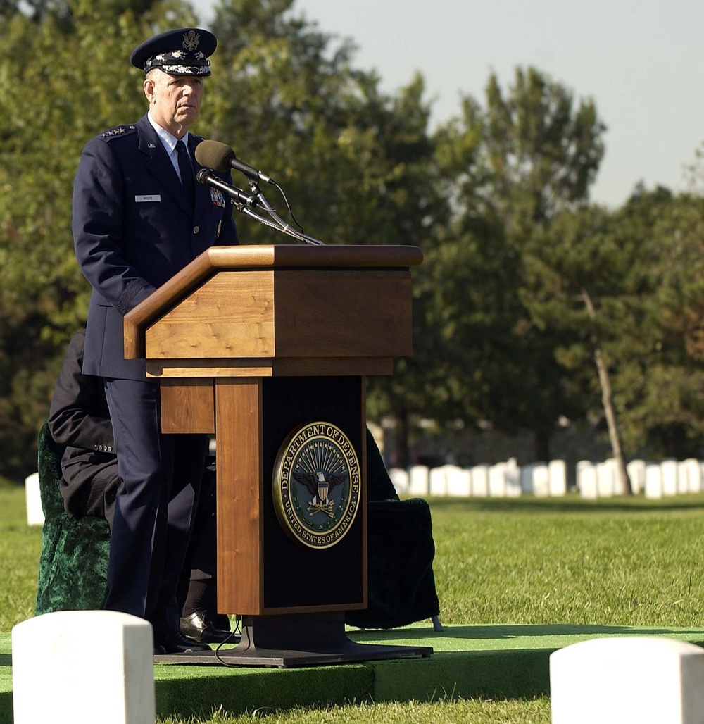 Honoring the Heroes of 9/11: Joint Chiefs Chairman Pays Tribute at Arlington