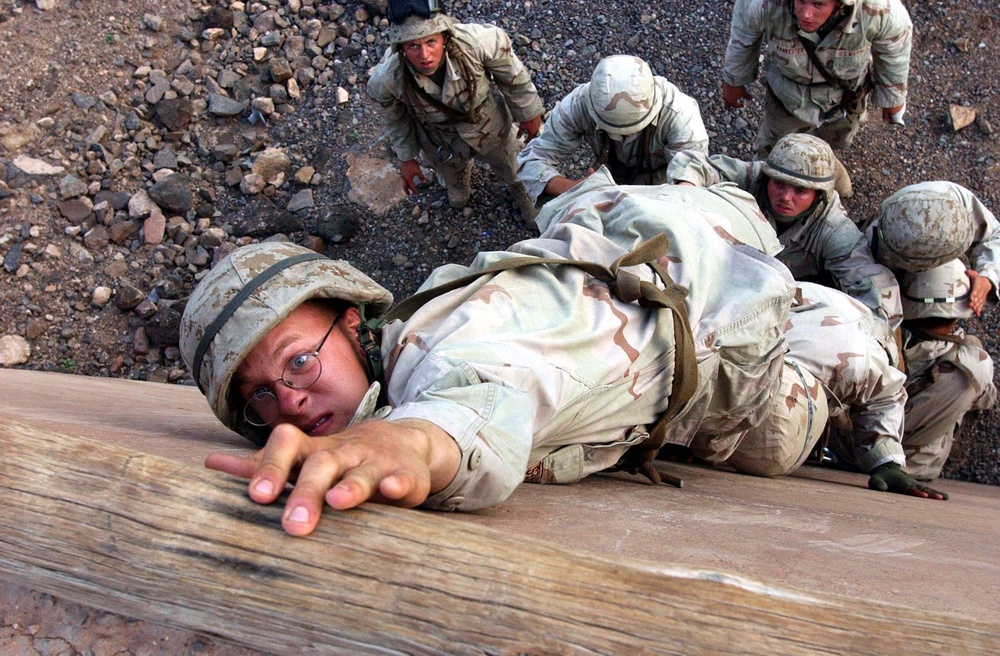 Marine Recruit Completes Obstacle Course in Djibouti