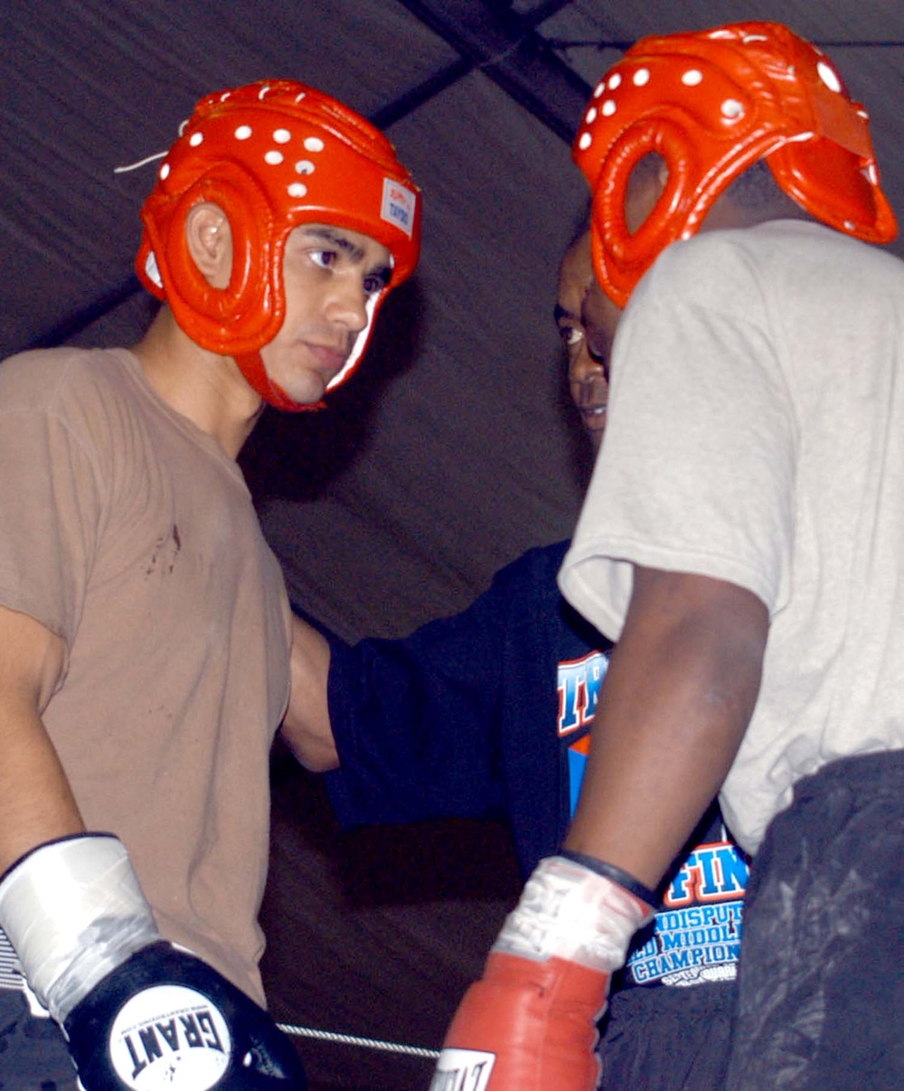 Soldiers Face Off in Boxing Match at 101st Airborne Division Event