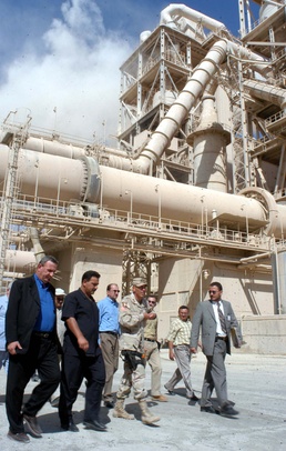 Petraeus Tours Largest Cement Factory in Iraq