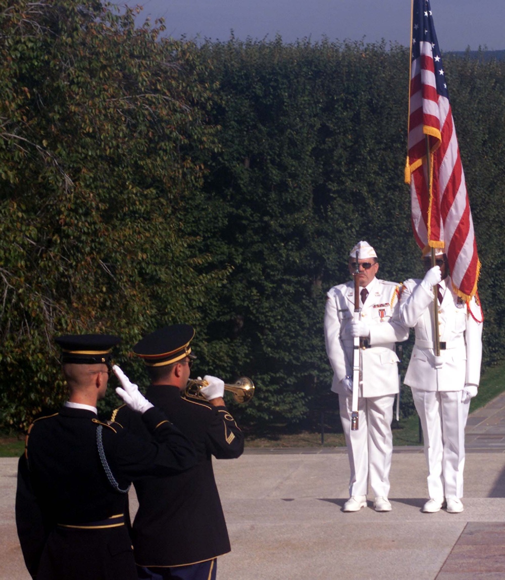 Veterans Honor Gold Star Mothers at Arlington Ceremony