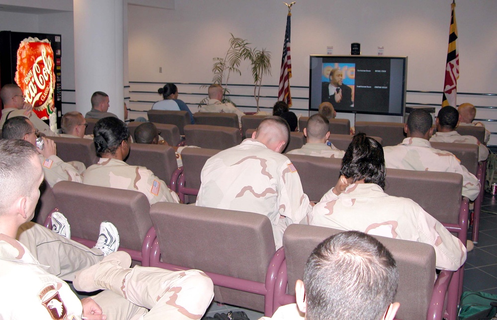 Soldiers Unwind at USO Lounge During R&amp;R Leave