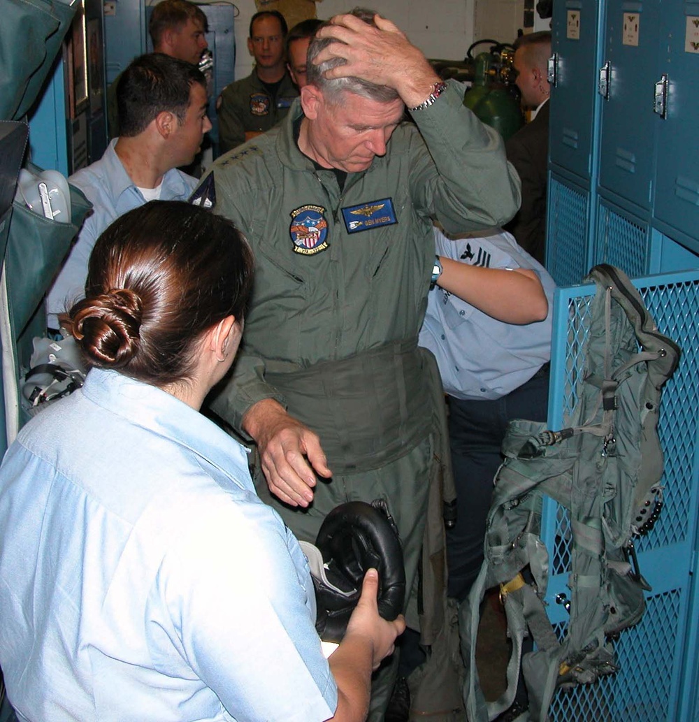 Top U.S. Military Officer Takes Flight in Super Hornet